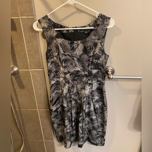 Banana republic dress with pockets. Hits just above the knee.